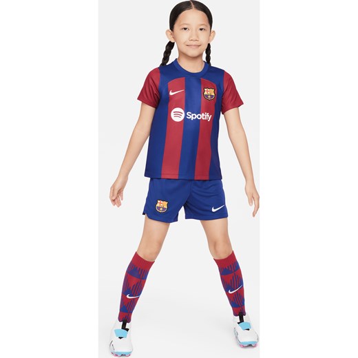 Trzyczęściowy strój dla małych dzieci Nike Dri-FIT FC Barcelona 2023/24 (wersja domowa) - Niebieski ze sklepu Nike poland w kategorii Komplety dziewczęce - zdjęcie 161521649