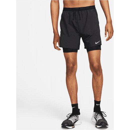 Męskie hybrydowe spodenki do biegania Nike Stride Dri-FIT 13 cm - Czerń ze sklepu Nike poland w kategorii Spodenki męskie - zdjęcie 161523688