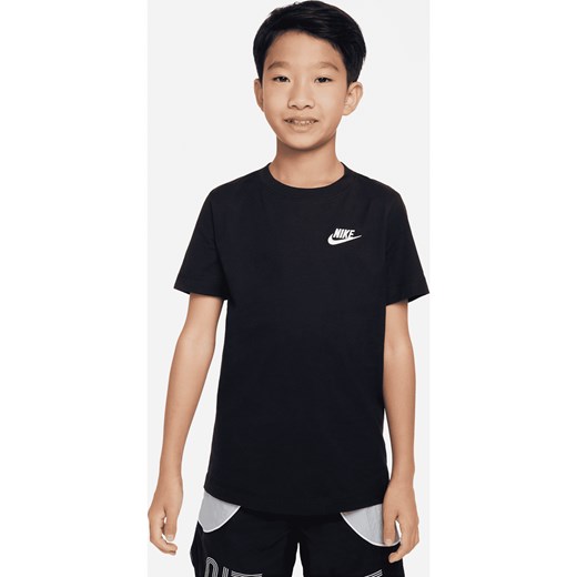 T-shirt dla dużych dzieci Nike Sportswear - Czerń ze sklepu Nike poland w kategorii T-shirty chłopięce - zdjęcie 161525626