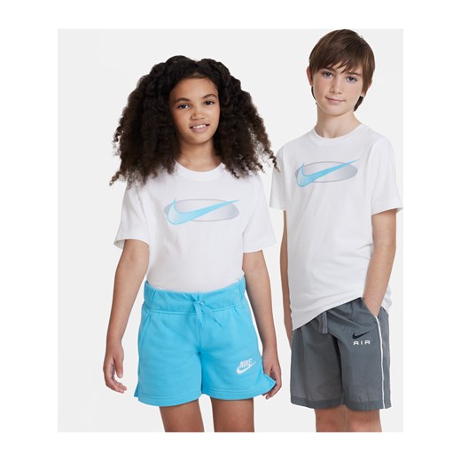 T-shirt dla dużych dzieci Nike Sportswear - Biel ze sklepu Nike poland w kategorii T-shirty chłopięce - zdjęcie 161527586