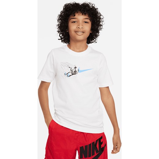T-shirt dla dużych dzieci Nike Sportswear - Biel ze sklepu Nike poland w kategorii T-shirty chłopięce - zdjęcie 161527865