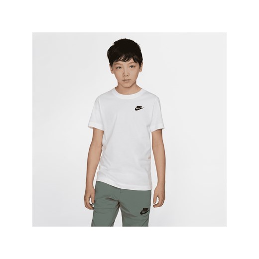 T-shirt dla dużych dzieci Nike Sportswear - Biel ze sklepu Nike poland w kategorii T-shirty chłopięce - zdjęcie 161528207