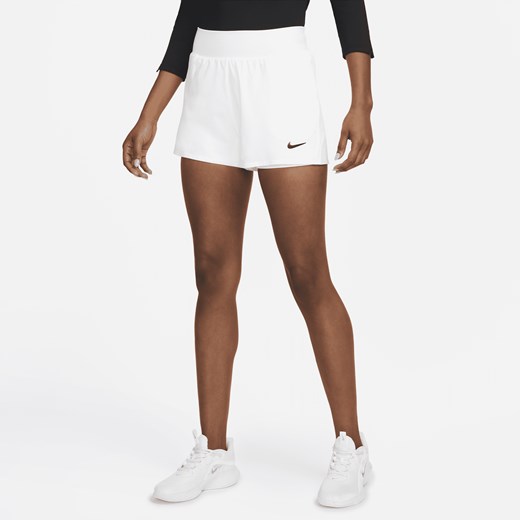 Szorty Nike białe w sportowym stylu 