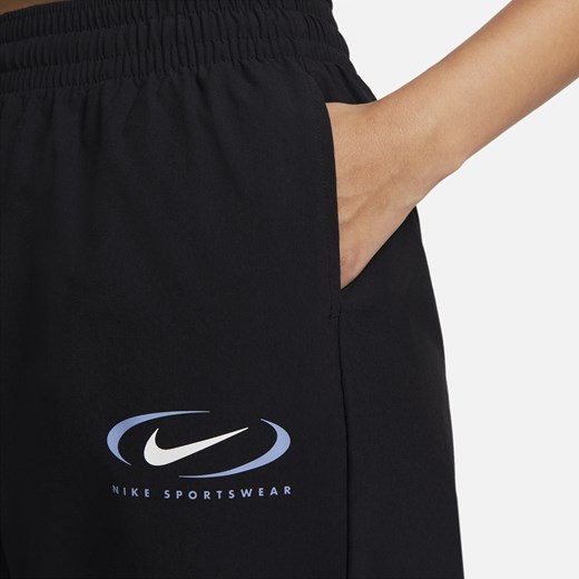 Damskie joggery z tkaniny Nike Sportswear - Czerń Nike M (EU 40-42) promocyjna cena Nike poland