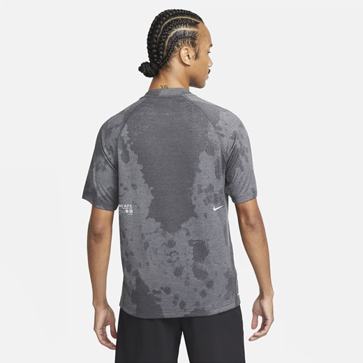 T-shirt męski szary Nike z krótkimi rękawami 