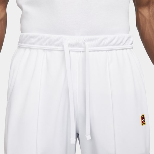 Spodnie męskie białe Nike w sportowym stylu 