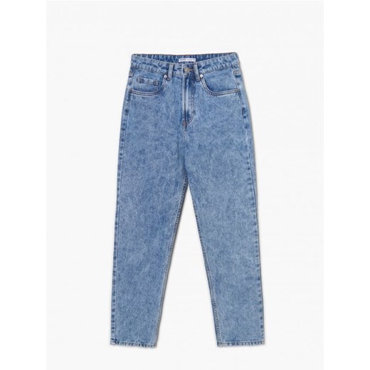 Cropp - Niebieskie jeansy mom z efektem sprania - niebieski Cropp 34 okazyjna cena Cropp