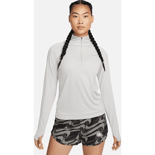 Damska bluza z zamkiem 1/4 Nike Dri-FIT Pacer - Szary ze sklepu Nike poland w kategorii Bluzy damskie - zdjęcie 161609939