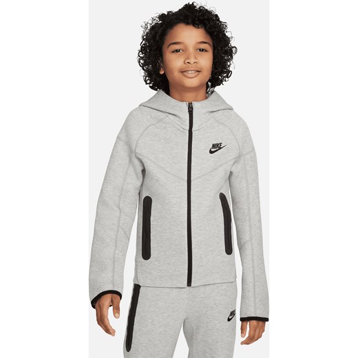 Rozpinana bluza z kapturem dla dużych dzieci (chłopców) Nike Sportswear Tech Fleece - Szary ze sklepu Nike poland w kategorii Bluzy chłopięce - zdjęcie 161610639