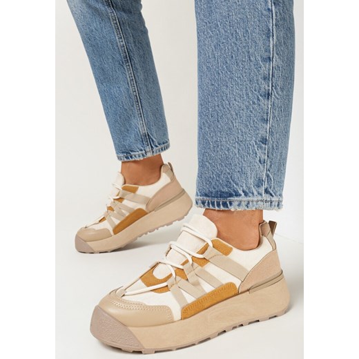 Ciemnobeżowe Sneakersy na Płaskiej Grubej Podeszwie z Imitacji Zamszu Ozdobione Wstawkami z Ekoskóry Mariatta ze sklepu born2be.pl w kategorii Buty sportowe damskie - zdjęcie 161662696