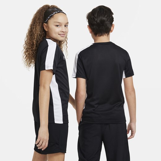 T-shirt chłopięce czarny Nike z krótkim rękawem 