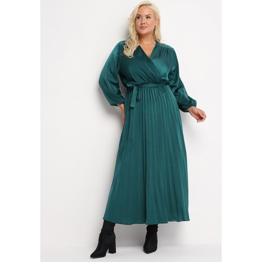 Zielona Sukienka Maxi z Gumką w Pasie i Kopertowym Dekolcie Bertrama ze sklepu Born2be Odzież w kategorii Sukienki - zdjęcie 161841357