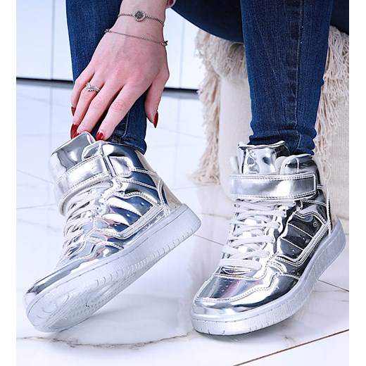 Wiązane srebrne sneakersy z wysoką cholewką /D1-3 14719 T282/ ze sklepu Pantofelek24.pl w kategorii Buty sportowe damskie - zdjęcie 161868006