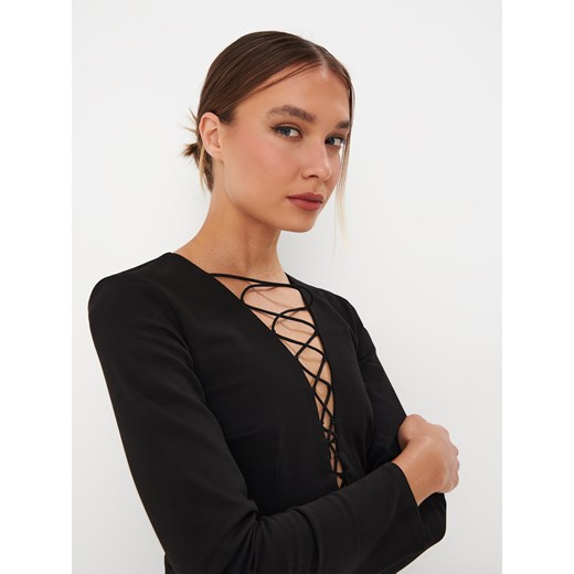 Sukienka Mohito w serek casualowa 