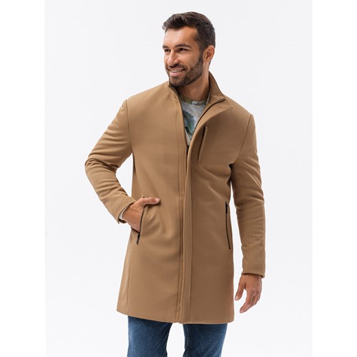 Męski płaszcz ze stójką i pikowaną podszewką - camel V4 OM-COWC-0103 ze sklepu ombre w kategorii Płaszcze męskie - zdjęcie 161954735