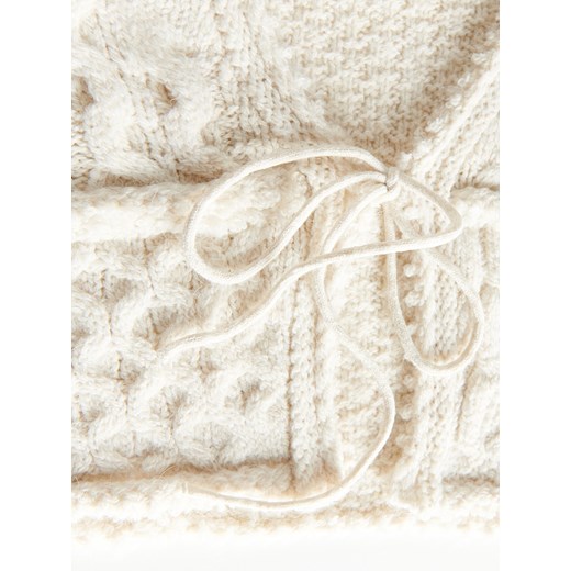 Sweter damski Reserved z dekoltem w serek 