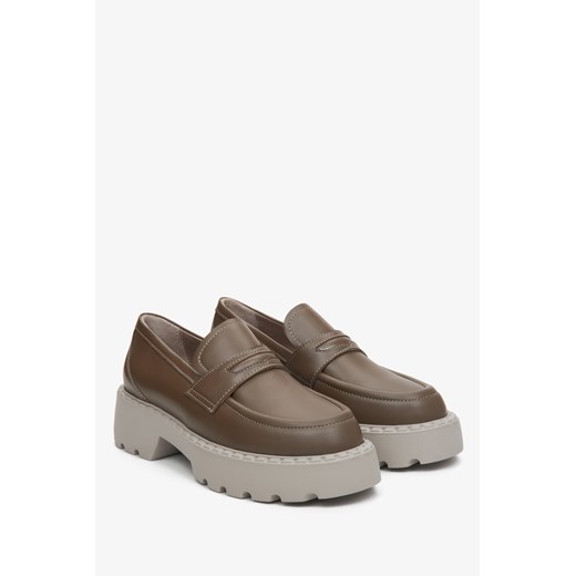 Estro: Ciemnobrązowe loafersy damskie ze skóry naturalnej na grubej podeszwie Estro 36 Estro