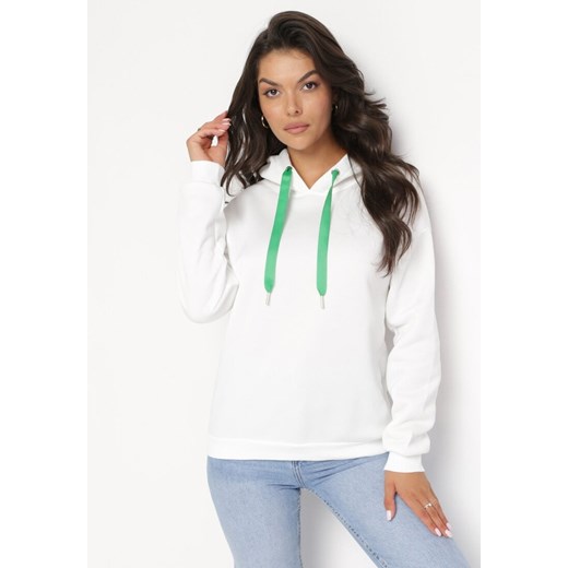 Biała Bluza z Kapturem Matiale ze sklepu Born2be Odzież w kategorii Bluzy damskie - zdjęcie 162142145