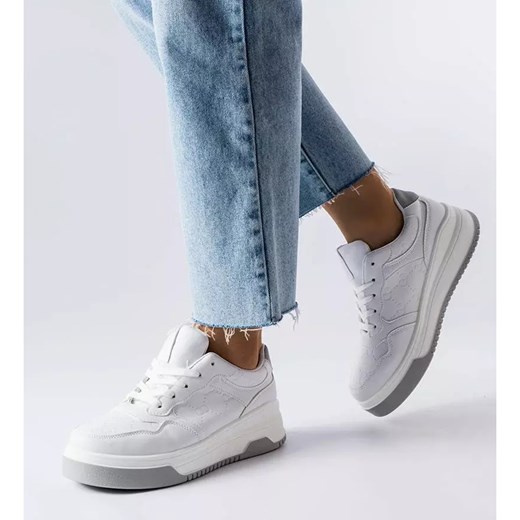 Białe buty sportowe damskie Bm sneakersy płaskie
