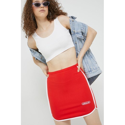 adidas Originals spódnica kolor czerwony mini ołówkowa ze sklepu ANSWEAR.com w kategorii Spódnice - zdjęcie 162345158