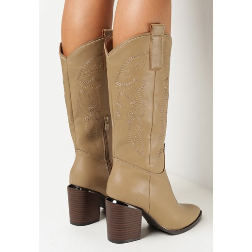 Beżowe kozaki damskie Born2be zimowe 