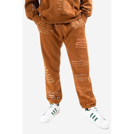 PLEASURES spodnie dresowe Remote kolor brązowy wzorzyste P21W026-BLACK P21W026-BROWN ze sklepu PRM w kategorii Spodnie męskie - zdjęcie 162380588