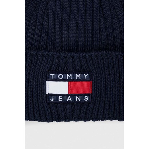 Tommy Jeans czapka kolor granatowy z grubej dzianiny Tommy Jeans ONE ANSWEAR.com