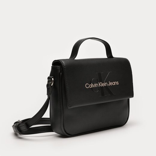 CALVIN KLEIN TOREBKA SCULPTED BOXY FLAP CB20 MONO Calvin Klein ONE SIZE Symbiosis okazja