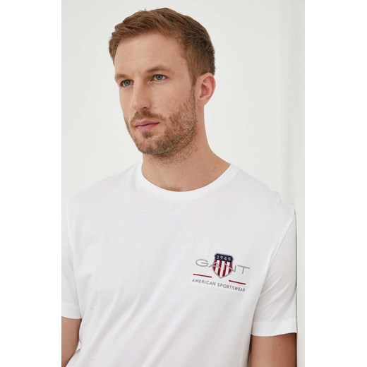 Gant t-shirt bawełniany kolor biały z aplikacją ze sklepu ANSWEAR.com w kategorii T-shirty męskie - zdjęcie 162688655