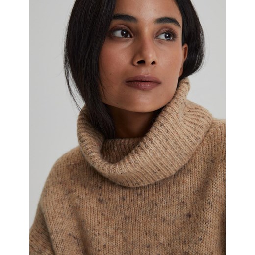 Beżowy sweter damski Diverse z golfem casual na zimę