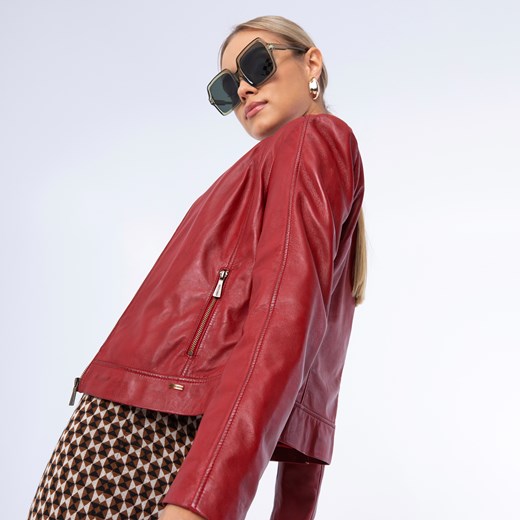 Damska kurtka skórzana klasyczna ze stójką czerwona ze sklepu WITTCHEN w kategorii Kurtki damskie - zdjęcie 162746346