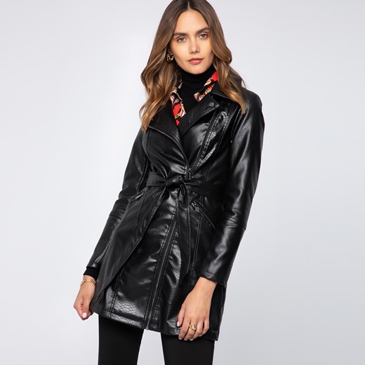 Damski płaszcz z ekoskóry z paskiem czarno-grafitowy ze sklepu WITTCHEN w kategorii Płaszcze damskie - zdjęcie 162746508
