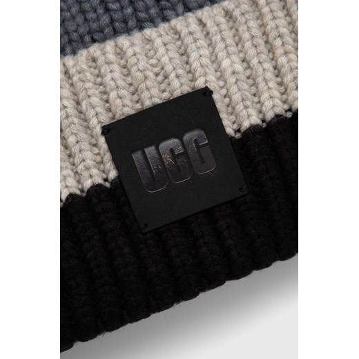 UGG czapka z domieszką wełny kolor czarny z grubej dzianiny ONE ANSWEAR.com