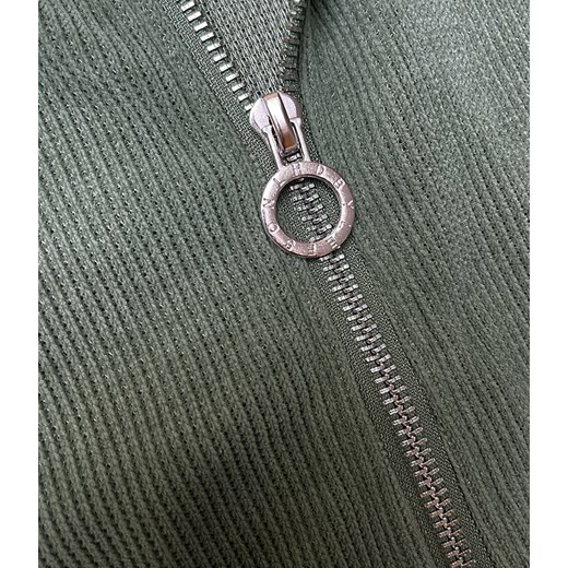 Dresowy komplet damski typu wafel oliwkowy (AMG-339A) ze sklepu goodlookin.pl w kategorii Dresy damskie - zdjęcie 162784735