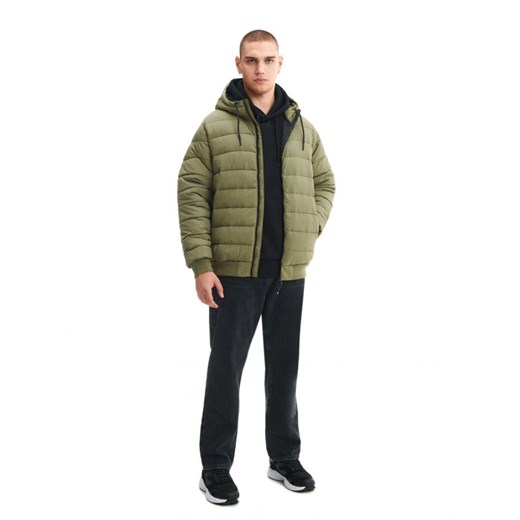 Cropp - Ciemnozielona pikowana kurtka z kapturem - zielony ze sklepu Cropp w kategorii Kurtki męskie - zdjęcie 162793449