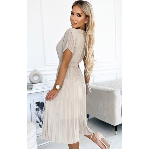 Plisowana sukienka midi z szerokim paskiem beżowa 465-2 Mia, Kolor beżowy, Rozmiar one size, NUMOCO BASIC ze sklepu Primodo w kategorii Sukienki - zdjęcie 162817668