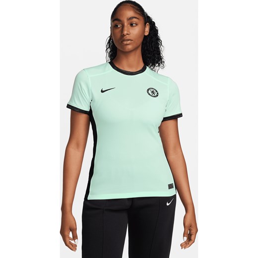 Damska koszulka piłkarska Nike Dri-FIT Chelsea F.C. Stadium 2023/24 (wersja trzecia) - Zieleń ze sklepu Nike poland w kategorii Bluzki damskie - zdjęcie 162838025