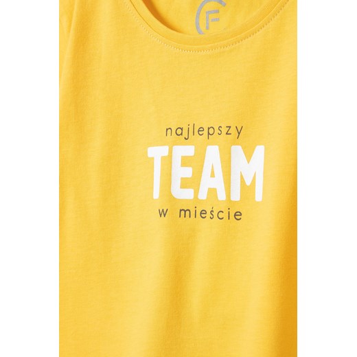 T-shirt bawełniany żółty z napisem - Najlepszy team w mieście Family Concept By 5.10.15. 146 okazyjna cena 5.10.15