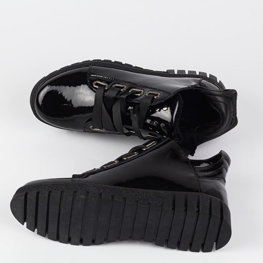 Czarne skórzane lakierowane botki damskie na traperze FILIPPO DBT3197/ Filippo 40 suzana.pl