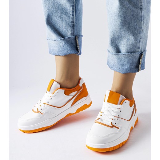 Biało-pomarańczowe sneakersy Barrette ze sklepu gemre w kategorii Buty sportowe damskie - zdjęcie 162909588