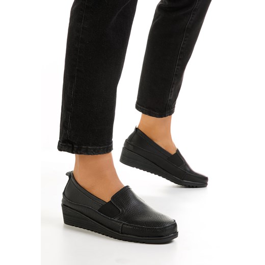Czarne mokasyny damskie skórzane Sonoma Zapatos 37 promocyjna cena Zapatos