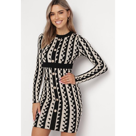 Beżowa Sweterkowa Sukienka Mini w Geometryczny Wzór Carlas ze sklepu Born2be Odzież w kategorii Sukienki - zdjęcie 162925426