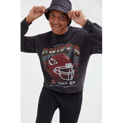 Abercrombie &amp; Fitch bluza x NFL męska kolor szary wzorzysta ze sklepu ANSWEAR.com w kategorii Bluzy męskie - zdjęcie 162930026