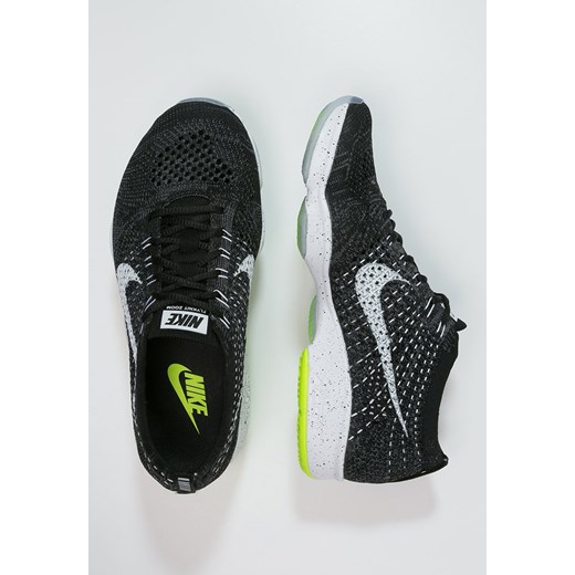 Nike Performance FLYKNIT ZOOM AGILITY Obuwie treningowe black/white/dark grey/volt zalando czarny sportowy