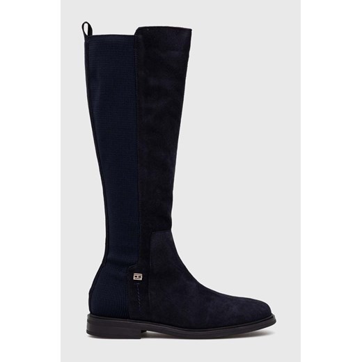 Tommy Hilfiger kozaki TOMMY ESSENTIALS LONGBOOT damskie kolor granatowy na płaskim obcasie FW0FW07476 ze sklepu ANSWEAR.com w kategorii Kozaki damskie - zdjęcie 163374019