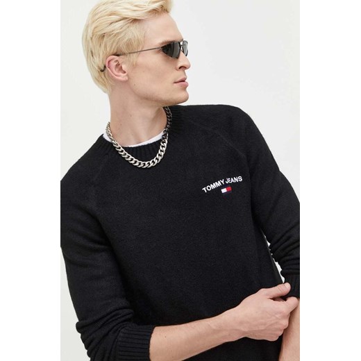 Tommy Jeans sweter męski kolor czarny ze sklepu ANSWEAR.com w kategorii Swetry męskie - zdjęcie 163379166
