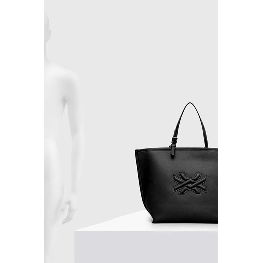 Czarna shopper bag United Colors Of Benetton matowa elegancka na ramię