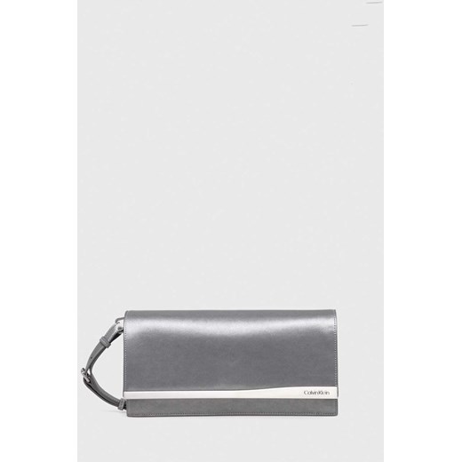 Calvin Klein kopertówka kolor srebrny ze sklepu ANSWEAR.com w kategorii Kopertówki - zdjęcie 163393765