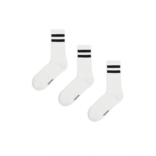 Cropp - 3 pack długich białych skarpet basic - biały ze sklepu Cropp w kategorii Skarpetki damskie - zdjęcie 163440898
