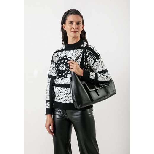 Biało czarny sweter z oryginalnym wzorem ze sklepu Molton w kategorii Swetry damskie - zdjęcie 163450368